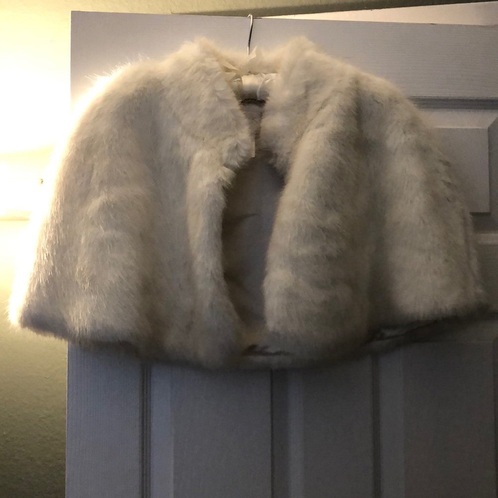 Faux fur shawl (great for bride)